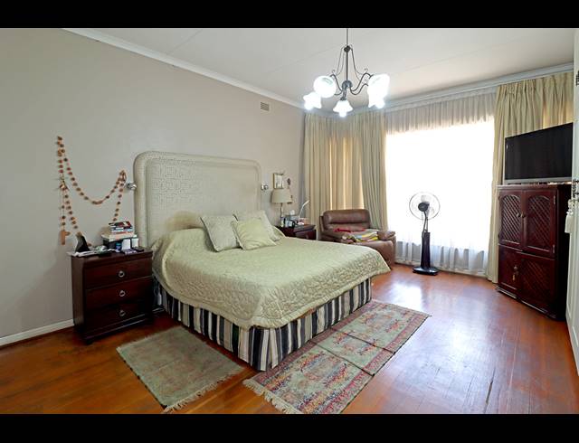 5 BEDROOM FREEHOLD FOR SALE IN LINKSFIELD